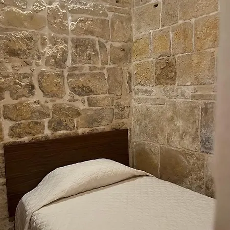 A Remarkable 500 Years Old House Of Character Senglea