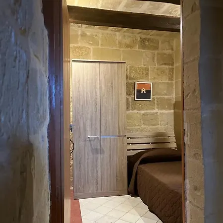 A Remarkable 500 Years Old House Of Character Senglea