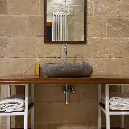 Casa vacanze A Remarkable 500 Years Old House Of Character Senglea