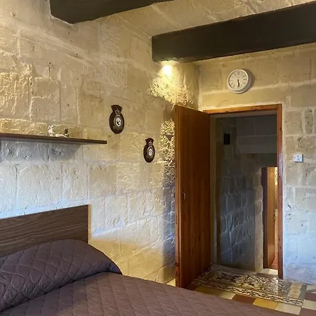 A Remarkable 500 Years Old House Of Character Casa vacanze Senglea