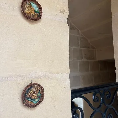 A Remarkable 500 Years Old House Of Character * Senglea