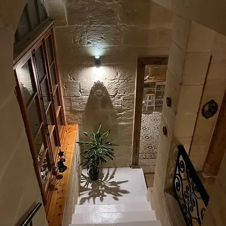A Remarkable 500 Years Old House Of Character Senglea