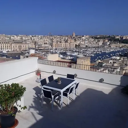 A Remarkable 500 Years Old House Of Character Casa vacanze Senglea