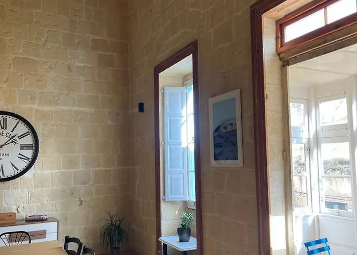 '19, Kenn L-istorja' A Remarkable 500 Years Old House Of Character Hébergement de vacances *