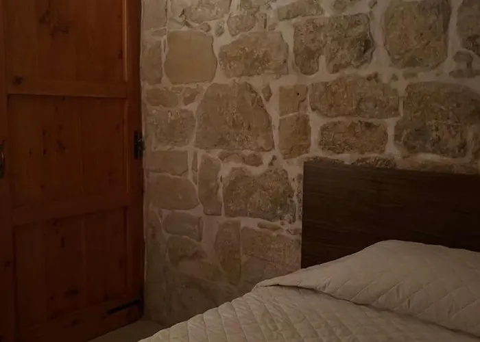 '19, Kenn L-istorja' A Remarkable 500 Years Old House Of Character Hébergement de vacances *