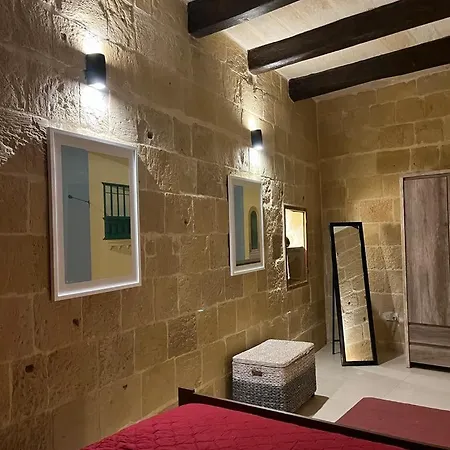Ferienhaus A Remarkable 500 Years Old House Of Character Senglea