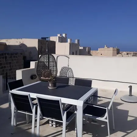 '19, Kenn L-istorja' A Remarkable 500 Years Old House Of Character Σπίτι διακοπών