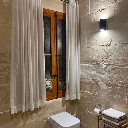 '19, Kenn L-istorja' A Remarkable 500 Years Old House Of Character Σπίτι διακοπών