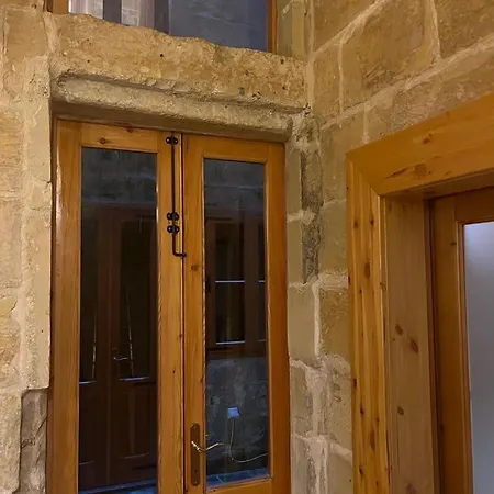 Σπίτι διακοπών '19, Kenn L-istorja' A Remarkable 500 Years Old House Of Character Senglea