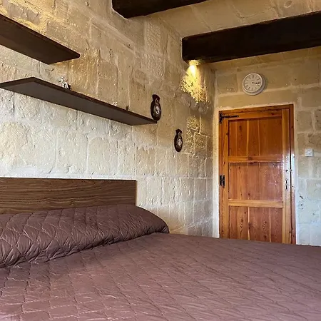 '19, Kenn L-istorja' A Remarkable 500 Years Old House Of Character *