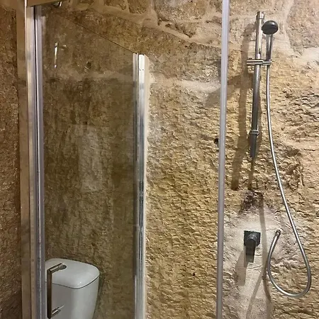 Σπίτι διακοπών '19, Kenn L-istorja' A Remarkable 500 Years Old House Of Character *