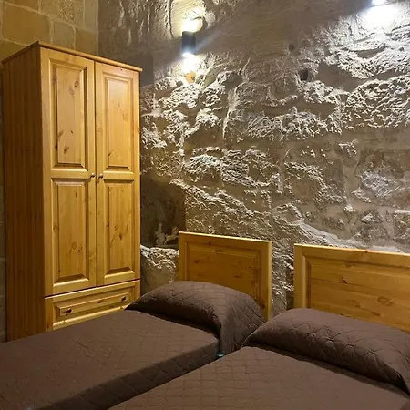 A Remarkable 500 Years Old House Of Character Ferienhaus Senglea