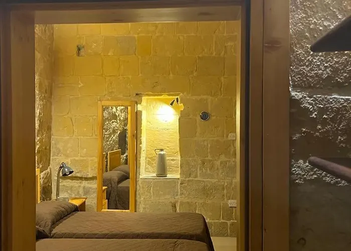 '19, Kenn L-istorja' A Remarkable 500 Years Old House Of Character Vakantiehuis Senglea