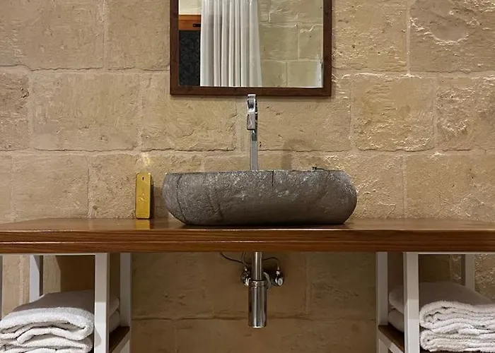 Vakantiehuis '19, Kenn L-istorja' A Remarkable 500 Years Old House Of Character Senglea