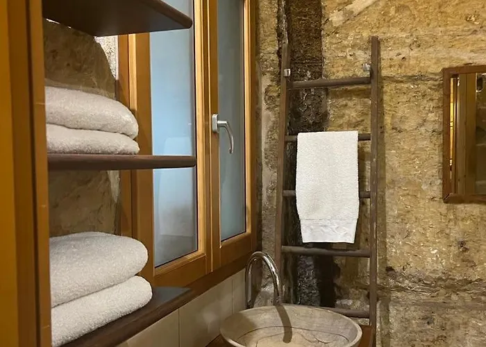 '19, Kenn L-istorja' A Remarkable 500 Years Old House Of Character Vakantiehuis Senglea