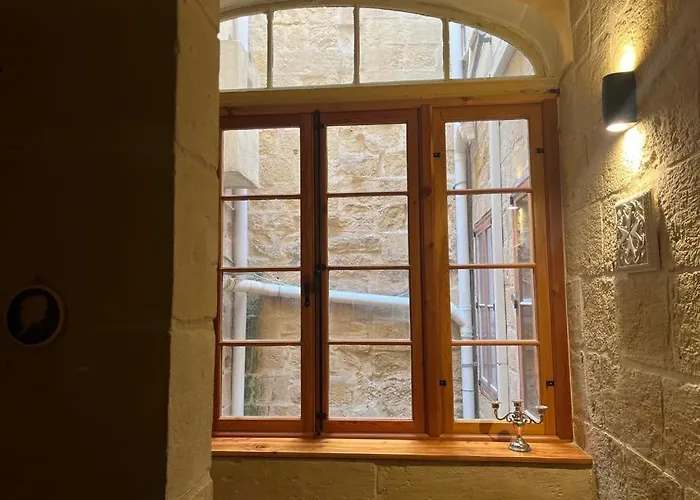 '19, Kenn L-istorja' A Remarkable 500 Years Old House Of Character Vakantiehuis Senglea
