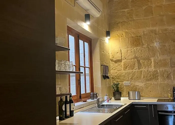 '19, Kenn L-istorja' A Remarkable 500 Years Old House Of Character * Senglea