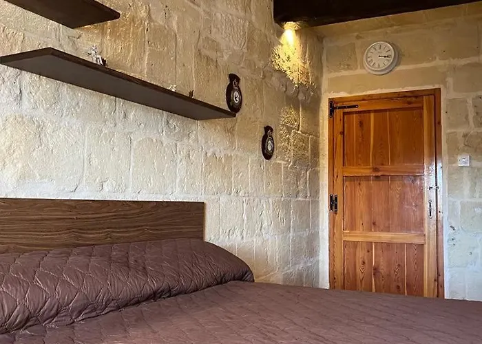 '19, Kenn L-istorja' A Remarkable 500 Years Old House Of Character *