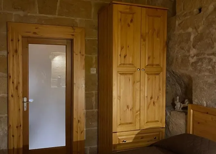 Vakantiehuis '19, Kenn L-istorja' A Remarkable 500 Years Old House Of Character *